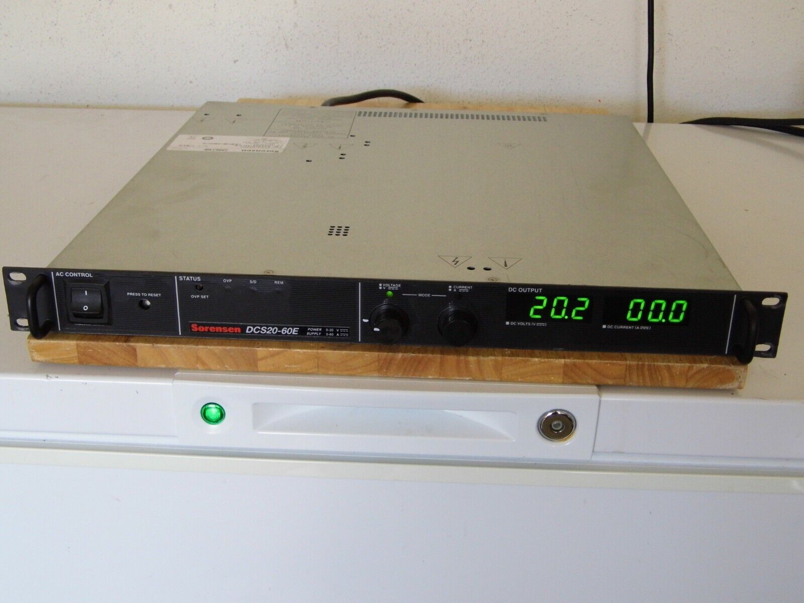 Sorensen DCS20-60E M9C Power Supply, 0-20 V, 0-60 A GPIB Sorensen DCS20-60E M9C Power Supply, 0-20 V, 0-60 A GPIB